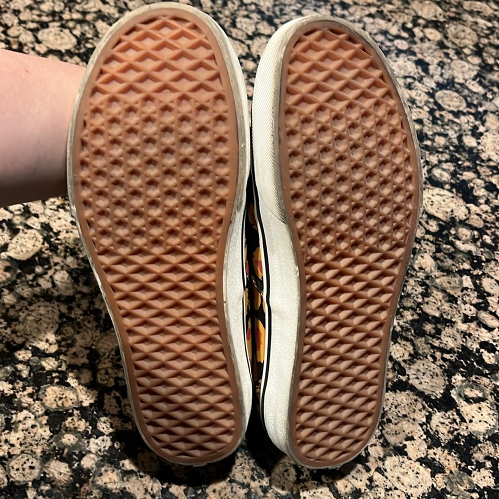 Leopard Vans - Picture 2 of 5